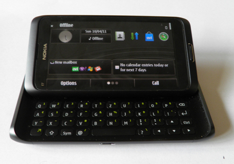 Test mobitela: Nokia E7