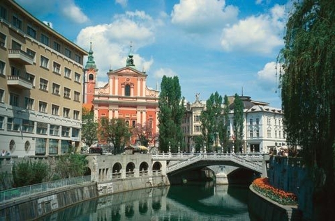 Ljubljana ostaje bez projekta besplatnog interneta?