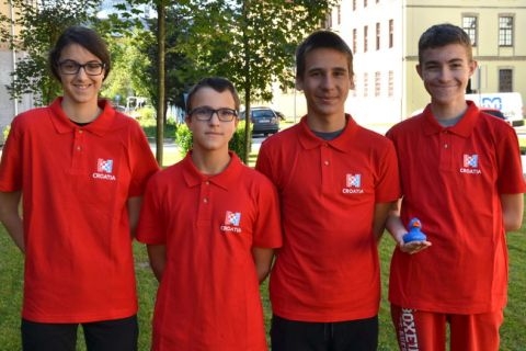 Hrvatskim osnovnoškolcima tri informatičke medalje u Gruziji
