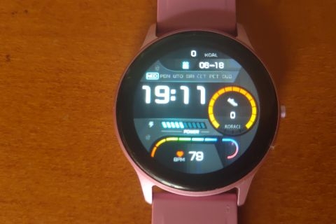 Predstavljamo: Smartwatch MeanIT M33 Lady