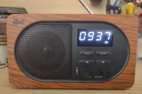 Predstavljamo: MeanIT radio B4 - moderniji je nego što izgleda