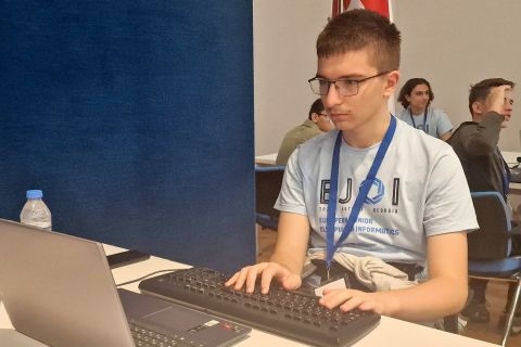 Dino Hadžić osvojio zlato na 7. europskoj juniorskoj informatičkoj olimpijadi