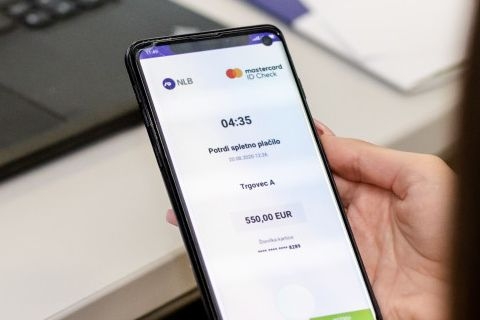 Sigurnost na webu: NLB Pay uveo potvrdu internet kupnje biometrijom