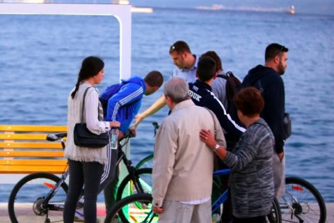 Trogir instalirao klupu za punjenje električnih bicikala